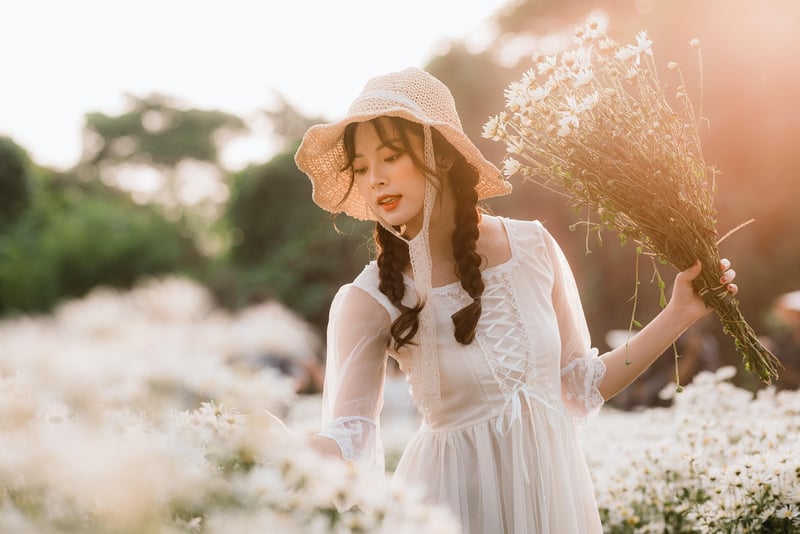 Garden Party Guests Fashion